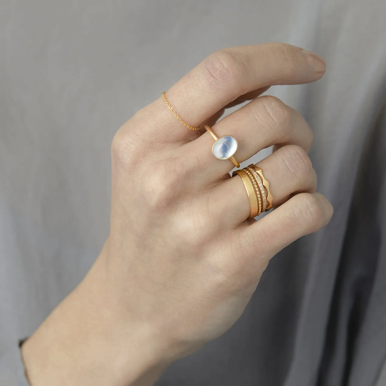 R12001RM | Rainbow Moonstone Glacé Ring